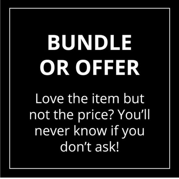 Black Winter Vest with Hood and Padded Design - Picture 9 of 10